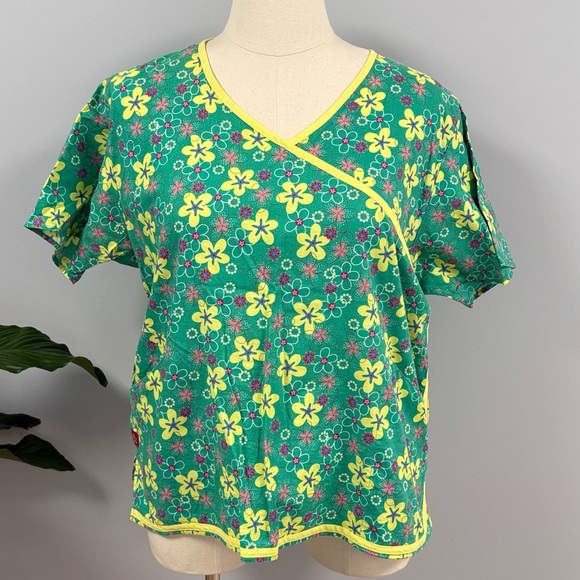 Dickies Scrub Top XL Bright Multicolor Retro Floral Mock Wrap Scrubs Cotton - Picture 1 of 5